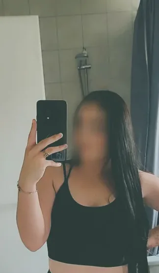 Anna, 28