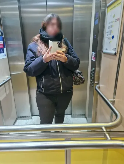 Cara, 38