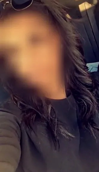 Daniela, 20