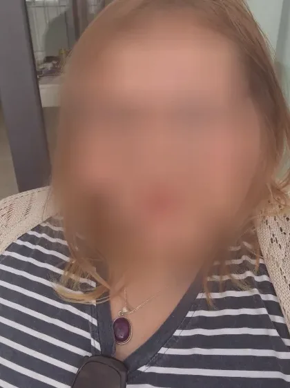Esra, 23