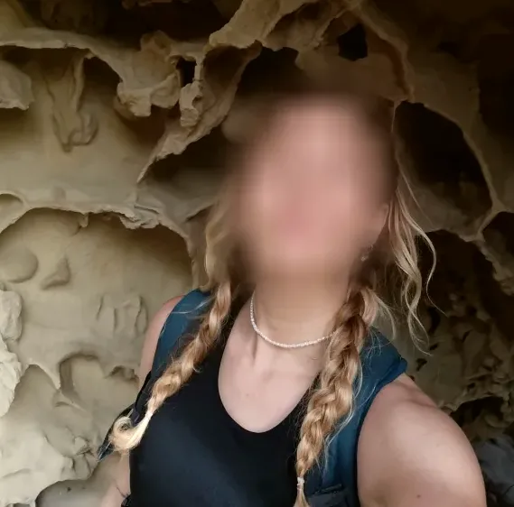 Fatma, 29