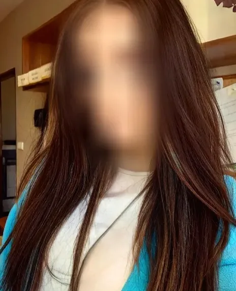 Jacqueline, 27