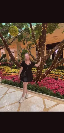 Leonie, 25
