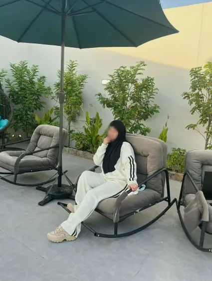 Lilly, 26