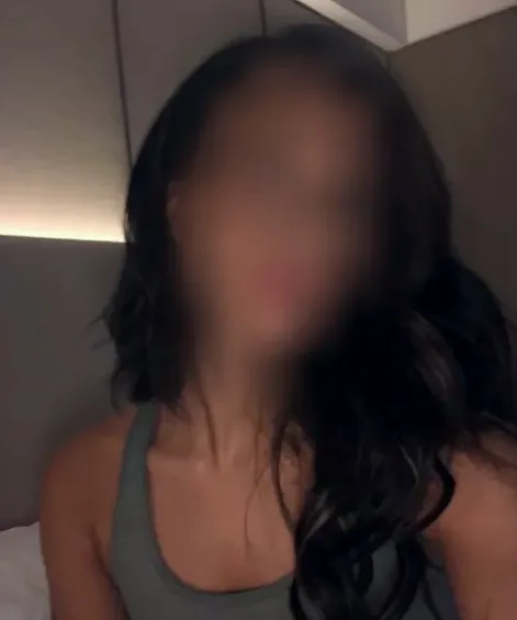 Lotta, 33