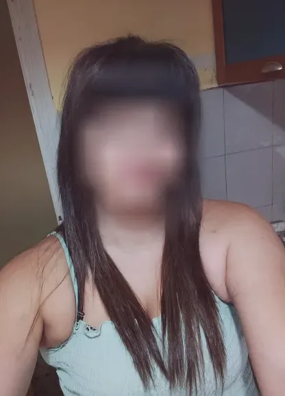 Manuela, 37