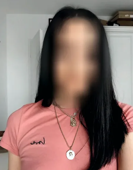 Mia, 36