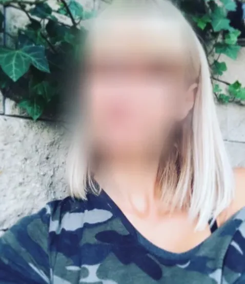 Selina, 39