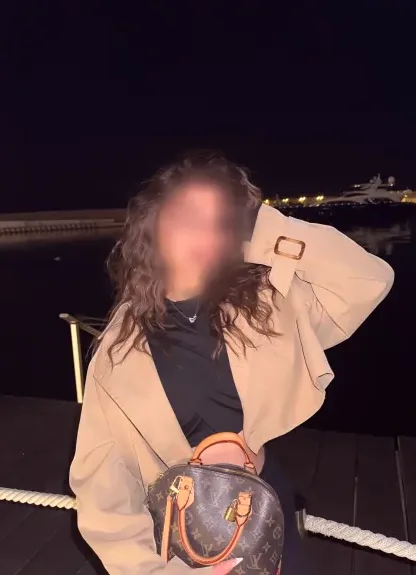 Sophie, 29