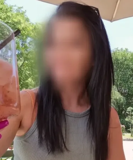 Vivien, 31